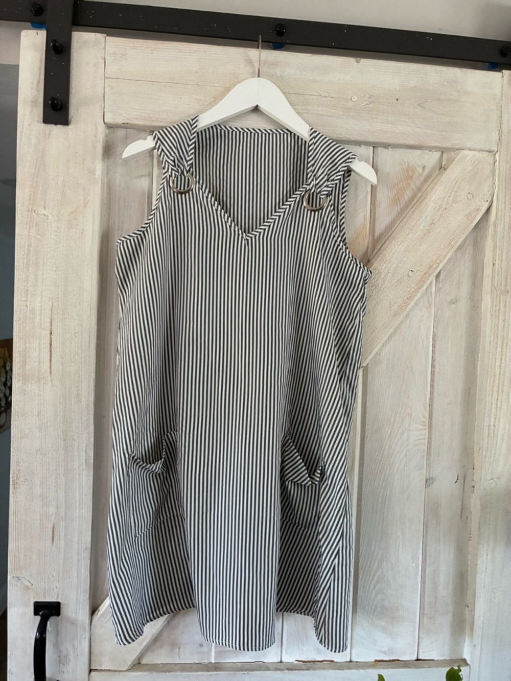 SHEIN Black & White Striped V-Neck Sleeveless Midi Dress